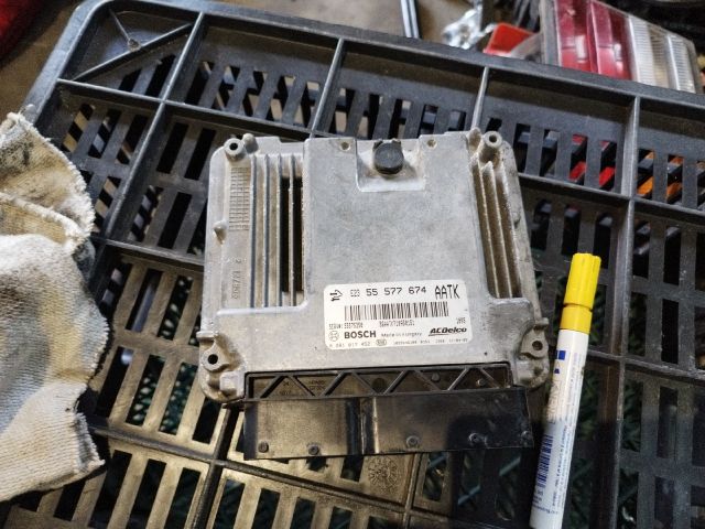 bontott OPEL ASTRA J Motorvezérlő