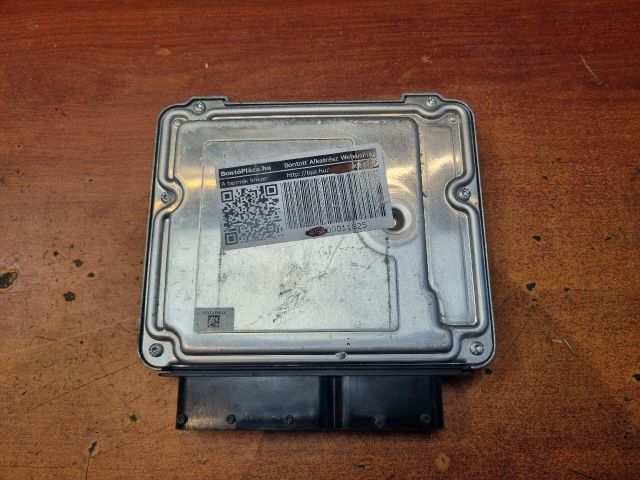 bontott OPEL ASTRA J Motorvezérlő