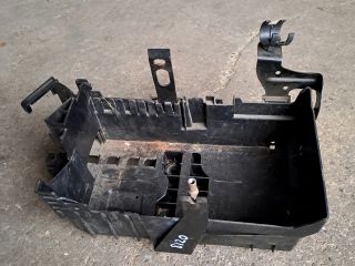 bontott OPEL ASTRA J Akkumulátor Tartó