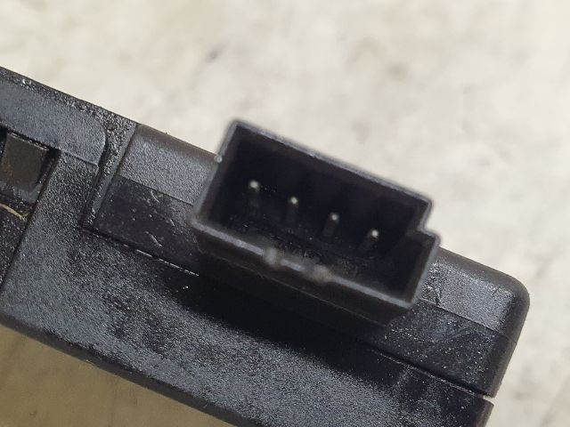 bontott OPEL ASTRA J Antenna Erősítő