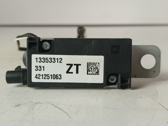 bontott OPEL ASTRA J Antenna Erősítő