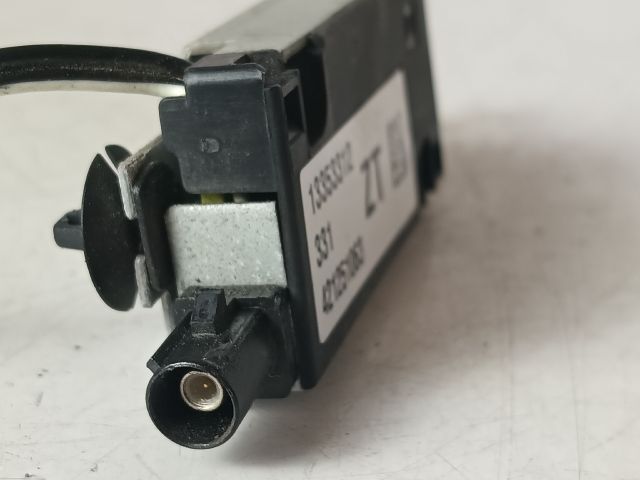 bontott OPEL ASTRA J Antenna Erősítő