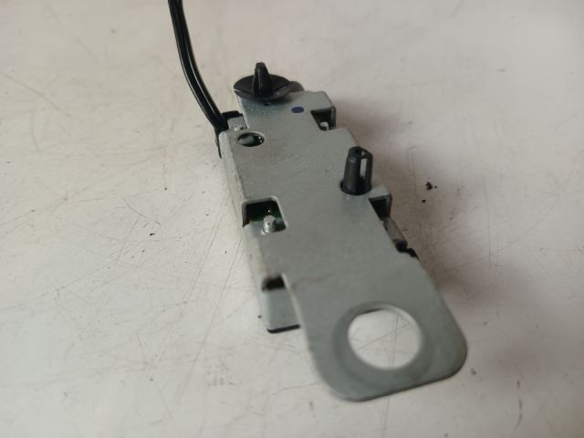 bontott OPEL ASTRA J Antenna Erősítő