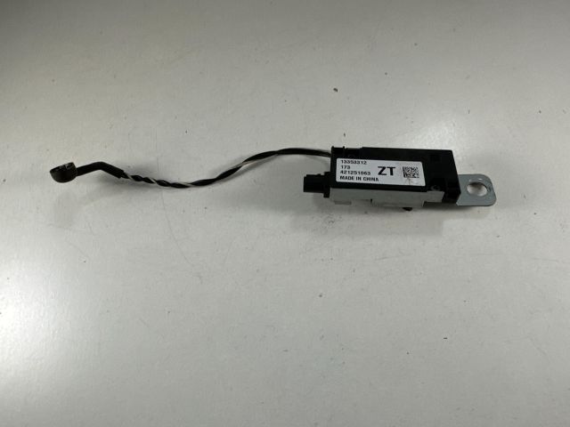 bontott OPEL ASTRA J Antenna Erősítő