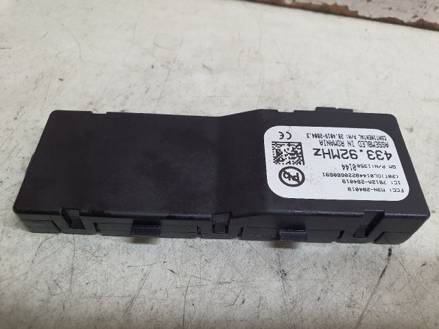 bontott OPEL ASTRA J Antenna Erősítő