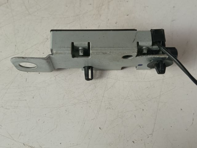 bontott OPEL ASTRA J Antenna Erősítő