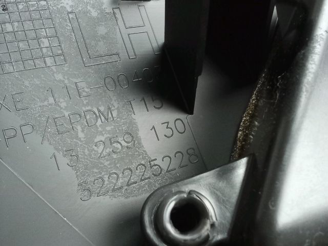 bontott OPEL ASTRA J Bal A Oszlop Burkolat