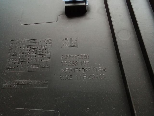 bontott OPEL ASTRA J Bal B Oszlop Burkolat