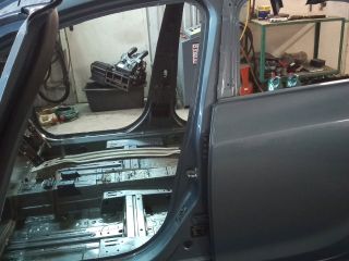 bontott OPEL ASTRA J Bal B Oszlop