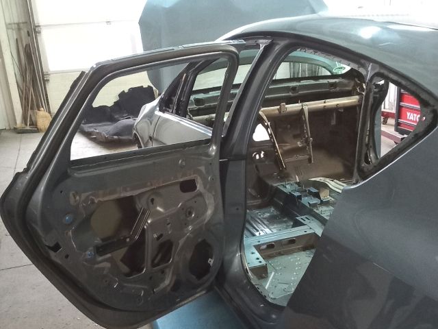 bontott OPEL ASTRA J Bal B Oszlop