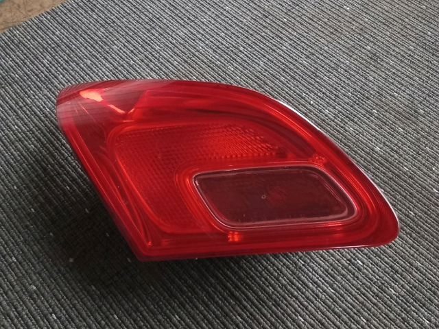 bontott OPEL ASTRA J Bal Belső Hátsó Lámpa