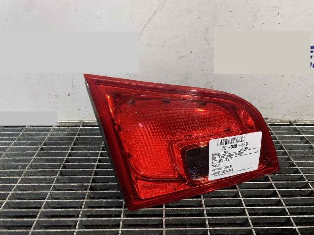 bontott OPEL ASTRA J Bal Belső Hátsó Lámpa