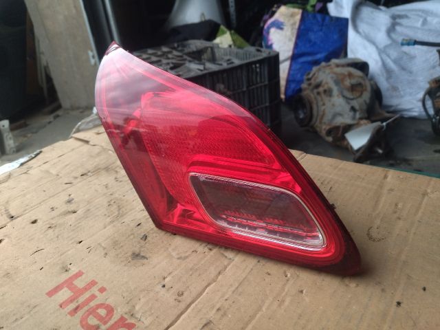 bontott OPEL ASTRA J Bal Belső Hátsó Lámpa