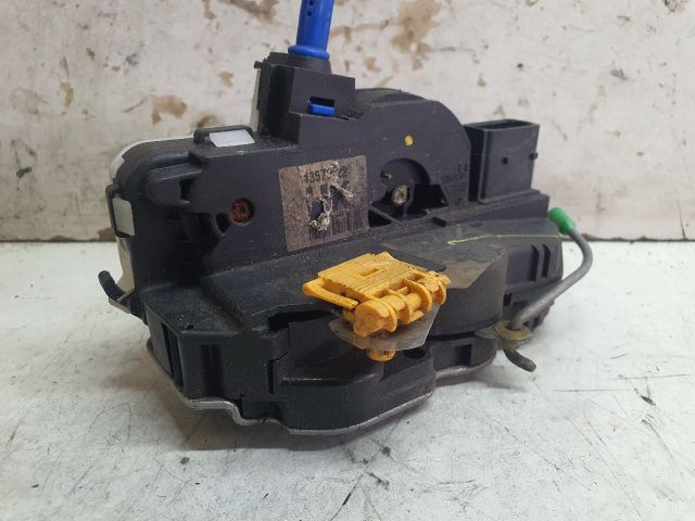 bontott OPEL ASTRA J Bal első Ajtózár