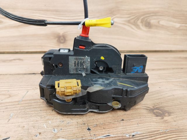 bontott OPEL ASTRA J Bal első Ajtózár