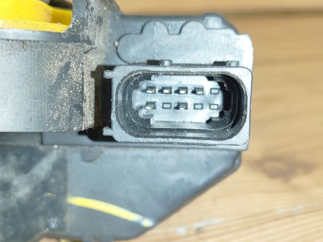 bontott OPEL ASTRA J Bal első Ajtózár