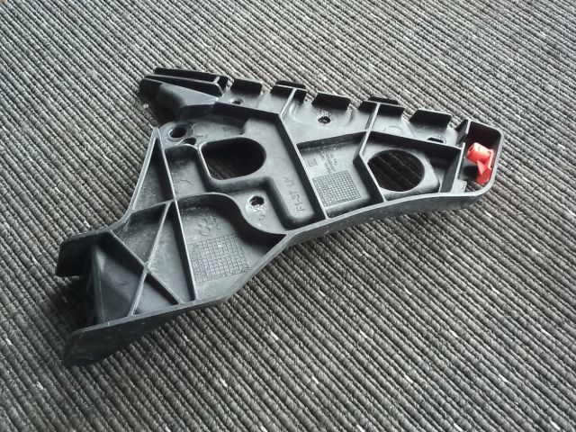 bontott OPEL ASTRA J Bal első Lökhárító Tartó (Műanyag)