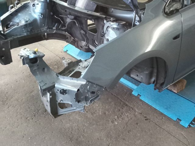 bontott OPEL ASTRA J Bal első Negyed Karosszéria Csomag