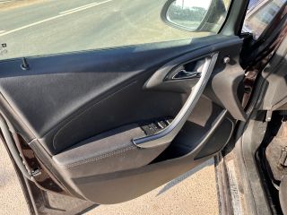 bontott OPEL ASTRA J Bal első Zsanér