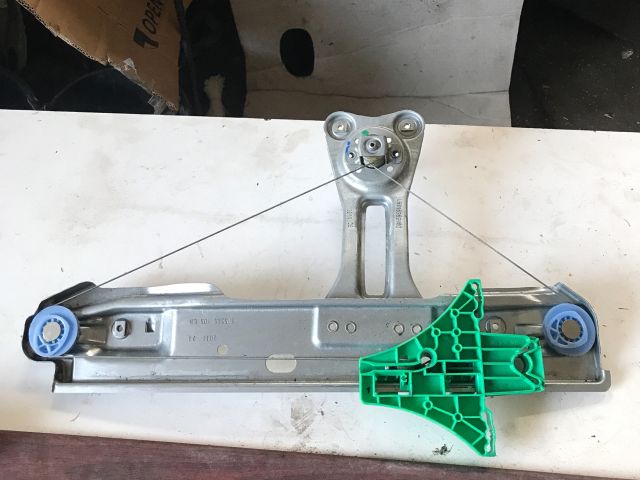 bontott OPEL ASTRA J Bal hátsó Ablakemelő Szerkezet (Mechanikus)