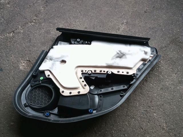 bontott OPEL ASTRA J Bal hátsó Ajtó Kárpit