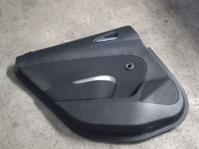 bontott OPEL ASTRA J Bal hátsó Ajtó Kárpit