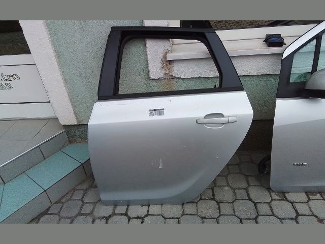 bontott OPEL ASTRA J Bal hátsó Ajtó (Részeivel)