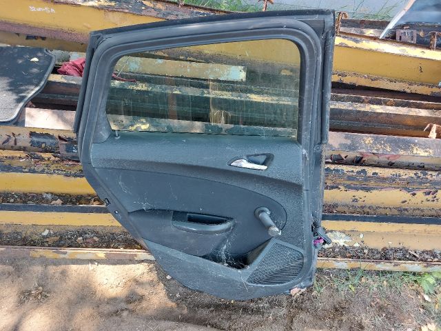 bontott OPEL ASTRA J Bal hátsó Ajtó (Részeivel)