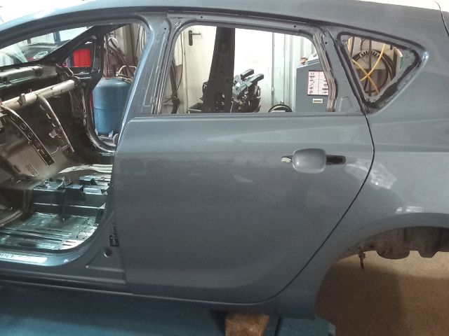 bontott OPEL ASTRA J Bal hátsó Ajtó (Üres lemez)