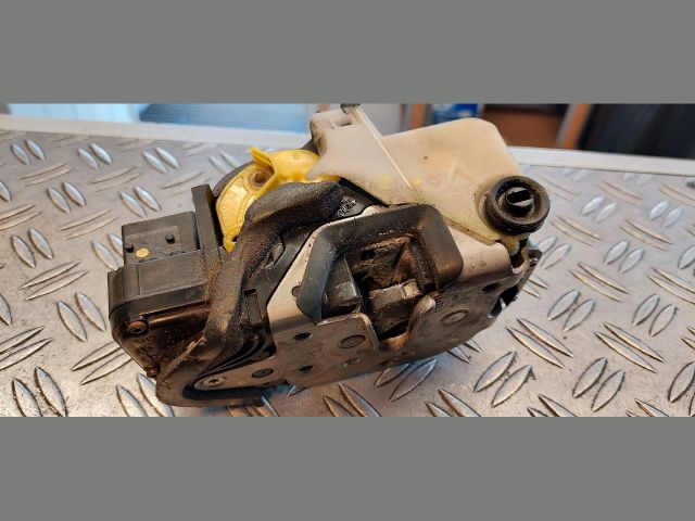 bontott OPEL ASTRA J Bal hátsó Ajtózár