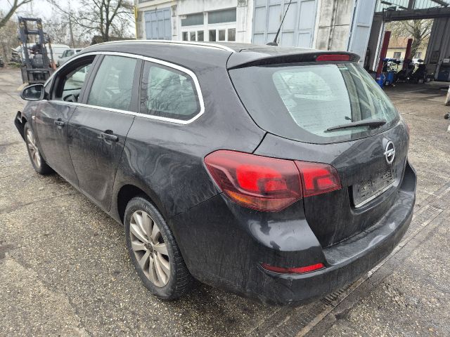 bontott OPEL ASTRA J Bal hátsó Csonkállvány Kerékaggyal