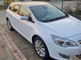 bontott OPEL ASTRA J Bal hátsó Külső Kilincs