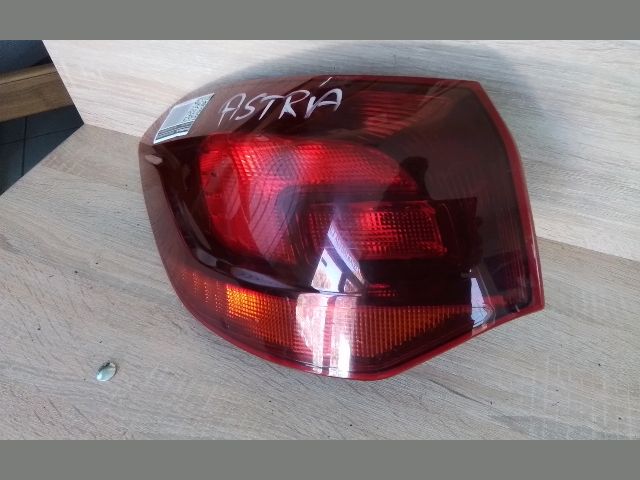 bontott OPEL ASTRA J Bal Hátsó Lámpa