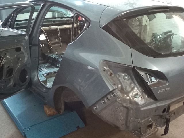 bontott OPEL ASTRA J Bal hátsó Negyed Karosszéria Csomag