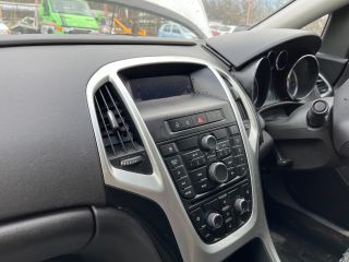 bontott OPEL ASTRA J Bal hátsó Sárvédő