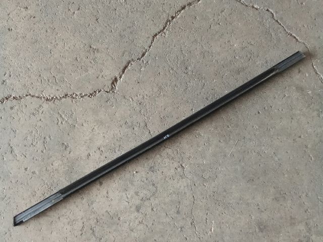 bontott OPEL ASTRA J Bal hátsó Vízlehúzó Gumicsík