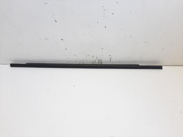 bontott OPEL ASTRA J Bal hátsó Vízlehúzó Gumicsík