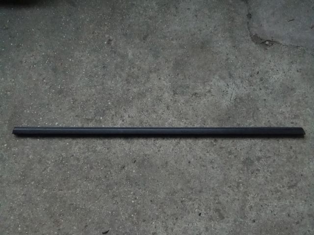 bontott OPEL ASTRA J Bal hátsó Vízlehúzó Gumicsík