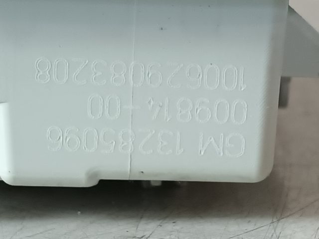 bontott OPEL ASTRA J Beltér Világítás Hátsó