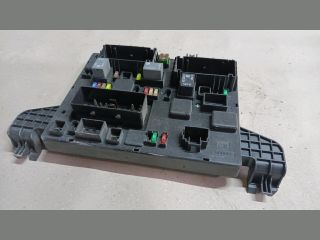 bontott OPEL ASTRA J Biztosítéktábla Csomagtér