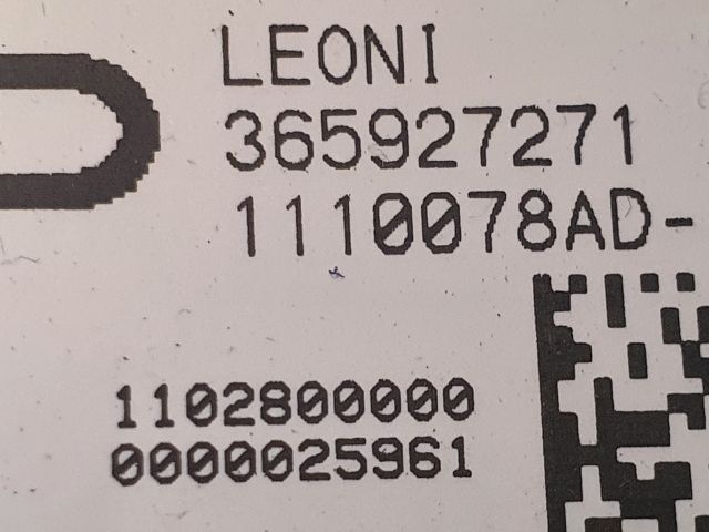 bontott OPEL ASTRA J Biztosítéktábla Csomagtér