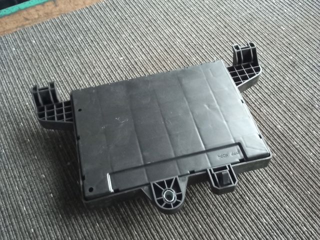 bontott OPEL ASTRA J Biztosítéktábla Csomagtér