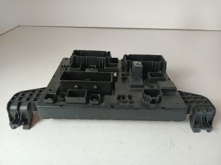 bontott OPEL ASTRA J Biztosítéktábla Csomagtér