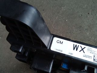 bontott OPEL ASTRA J Biztosítéktábla Csomagtér