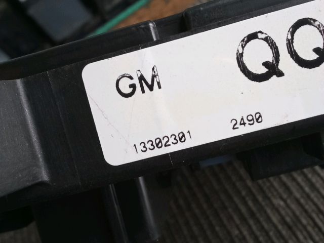 bontott OPEL ASTRA J Biztosítéktábla Csomagtér