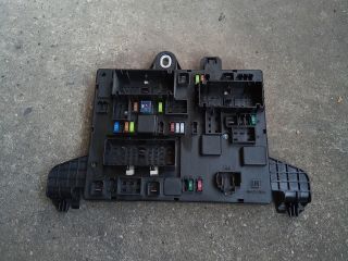 bontott OPEL ASTRA J Biztosítéktábla Csomagtér