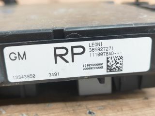 bontott OPEL ASTRA J Biztosítéktábla Csomagtér