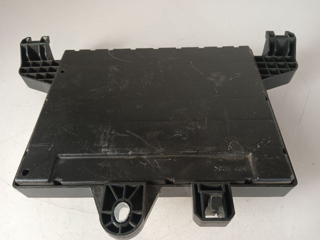 bontott OPEL ASTRA J Biztosítéktábla Csomagtér