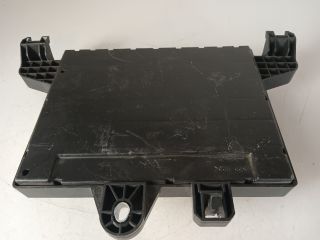 bontott OPEL ASTRA J Biztosítéktábla Csomagtér