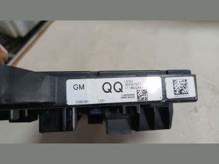 bontott OPEL ASTRA J Biztosítéktábla Csomagtér